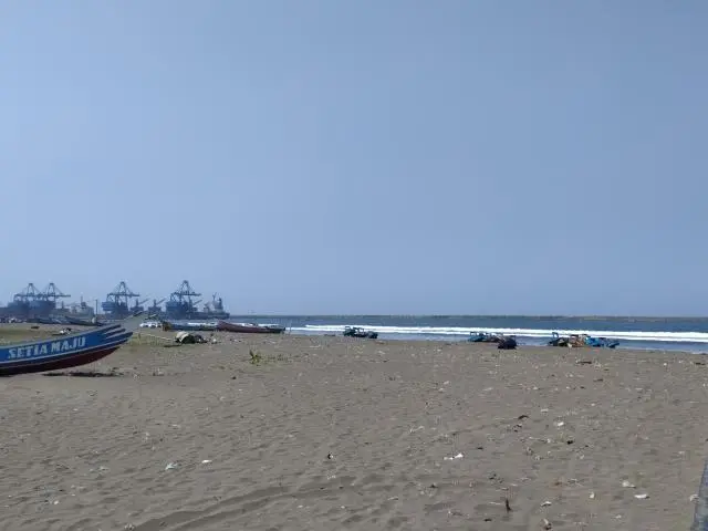Senja Emas di Pantai Menganti: Destinasi Wajib untuk Warga Cilacap